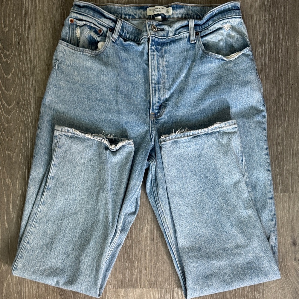 Abercrombie & Fitch 90s Straight Ultra High Rise Size 32
